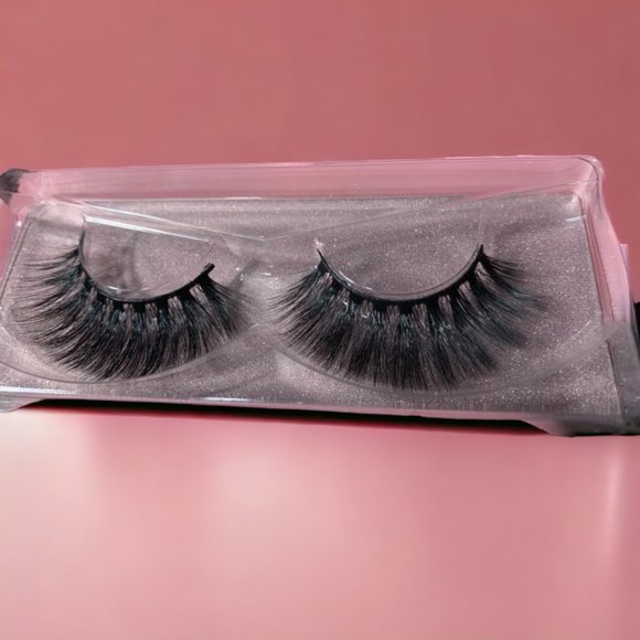 Lash extensions - Picture 2 of 2